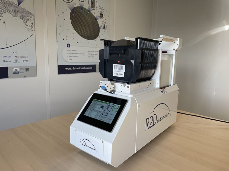 Image of Gemini Ecran from R2D, a semi-automatic wafer transfer system with notch/flat aligner.